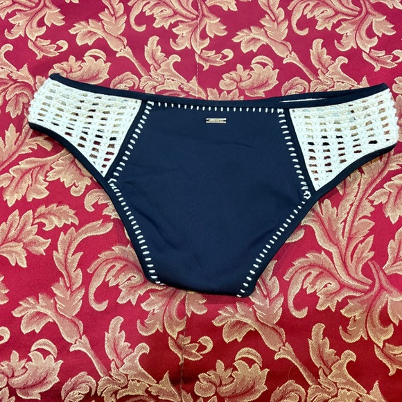 Victoria's Secret Bikini Swim Suit Bottom Women's S/P - Picture 2 of 3